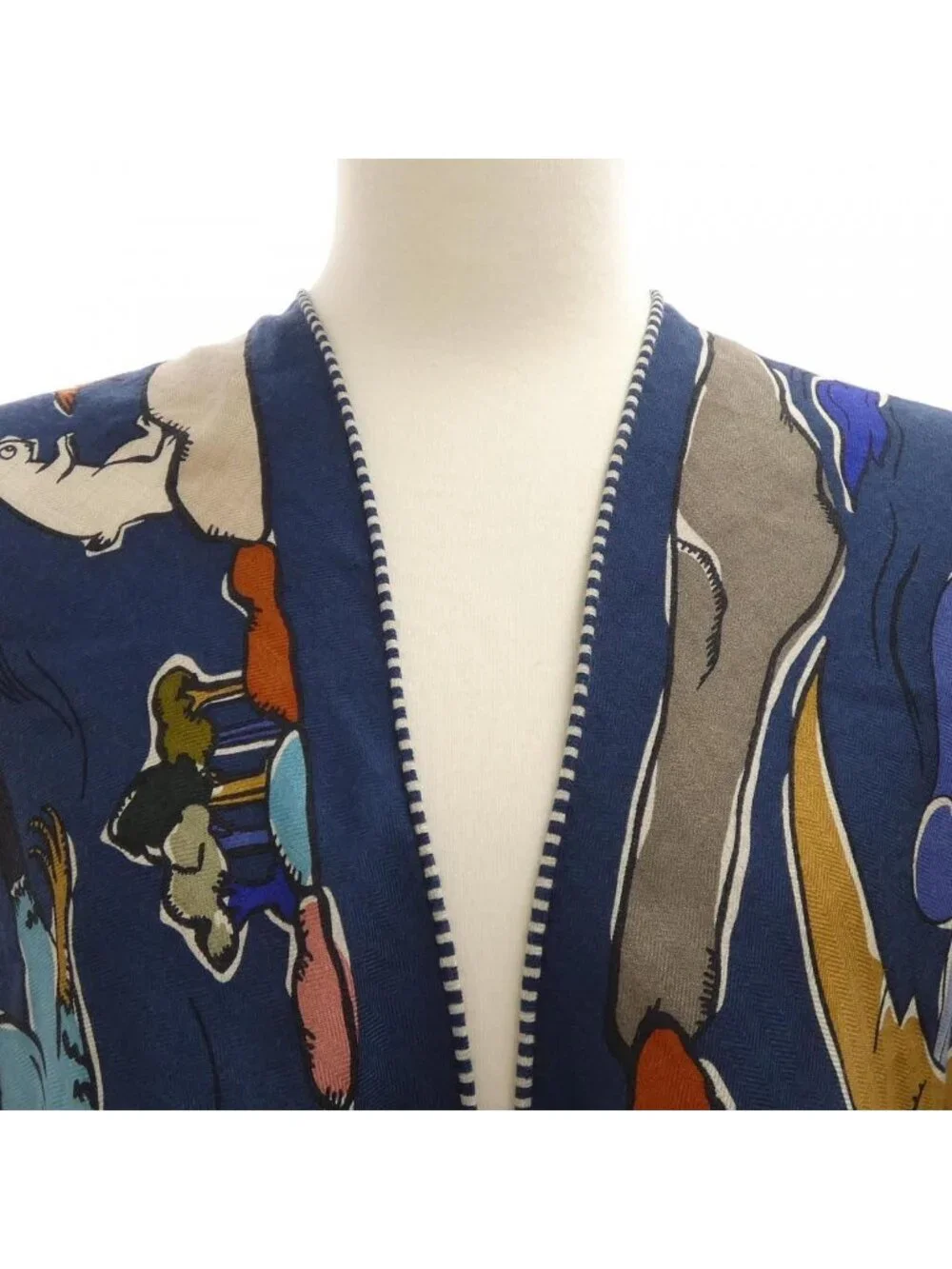 Hermes One Thousand and One Rabbits Triangle Geanshawl Scarf
